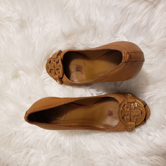 Tory BurchAmanda Open-Toe Logo Wedge Sz 5.5M - Picture 14 of 14